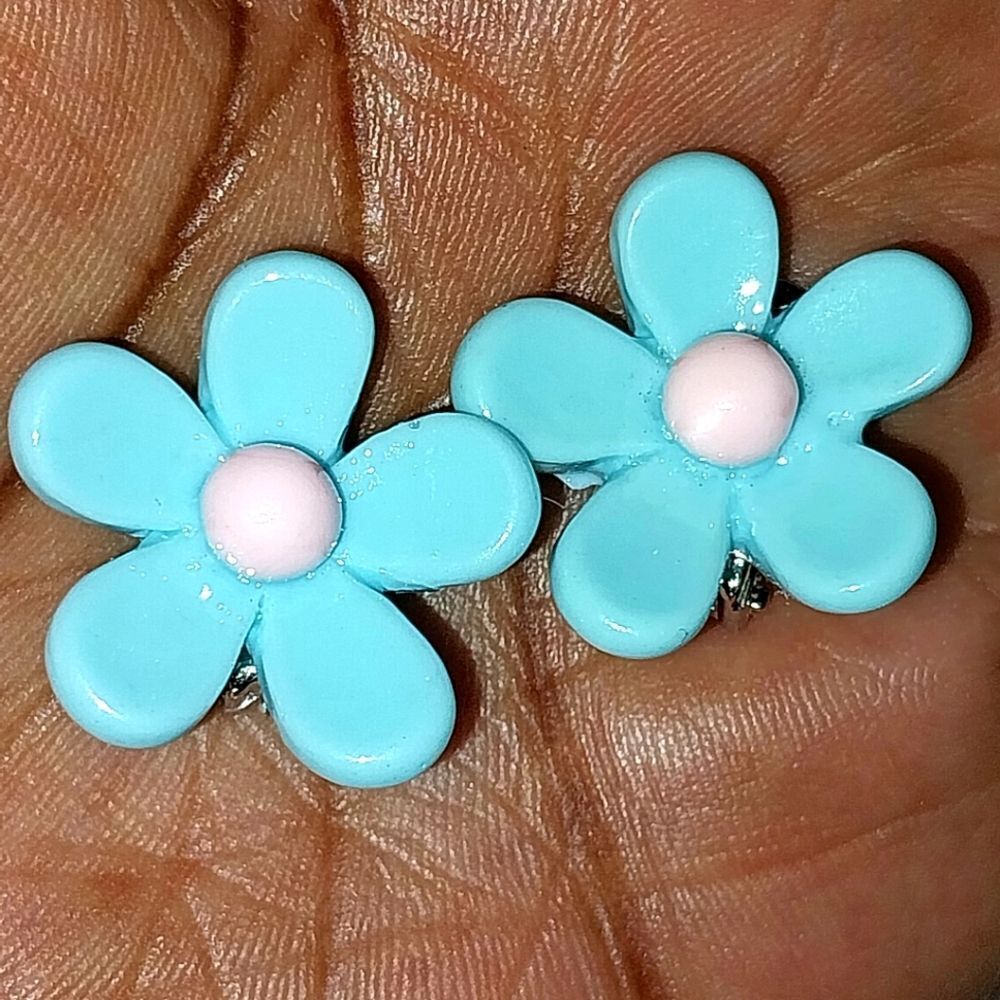 Beautiful girls blue floral clip-on earrings for kids - Picture 3 of 4